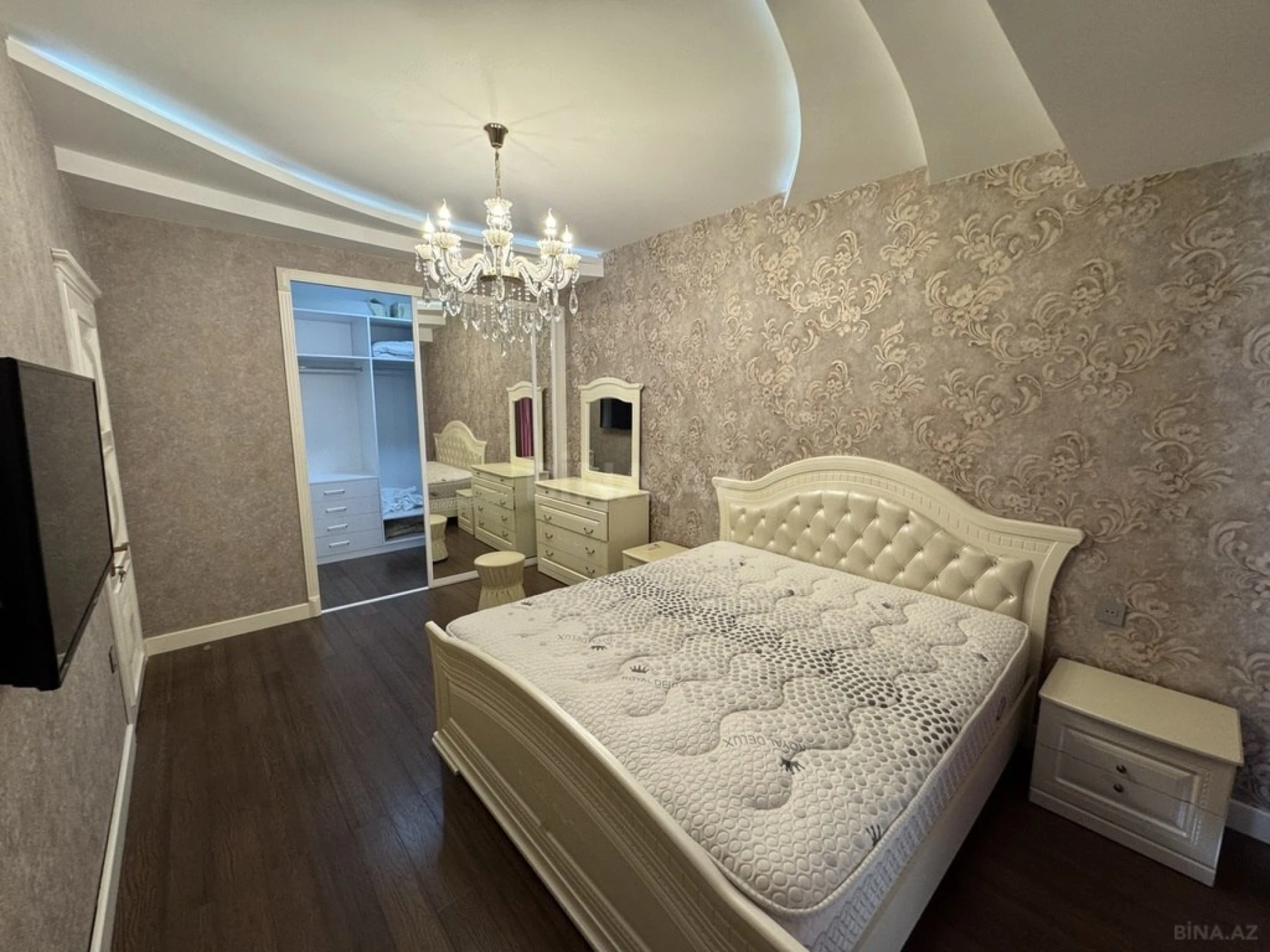 Kirayə verilir 2 otaqlı mənzil 96 m²