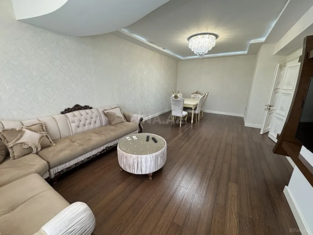 Kirayə verilir 2 otaqlı mənzil 96 m²