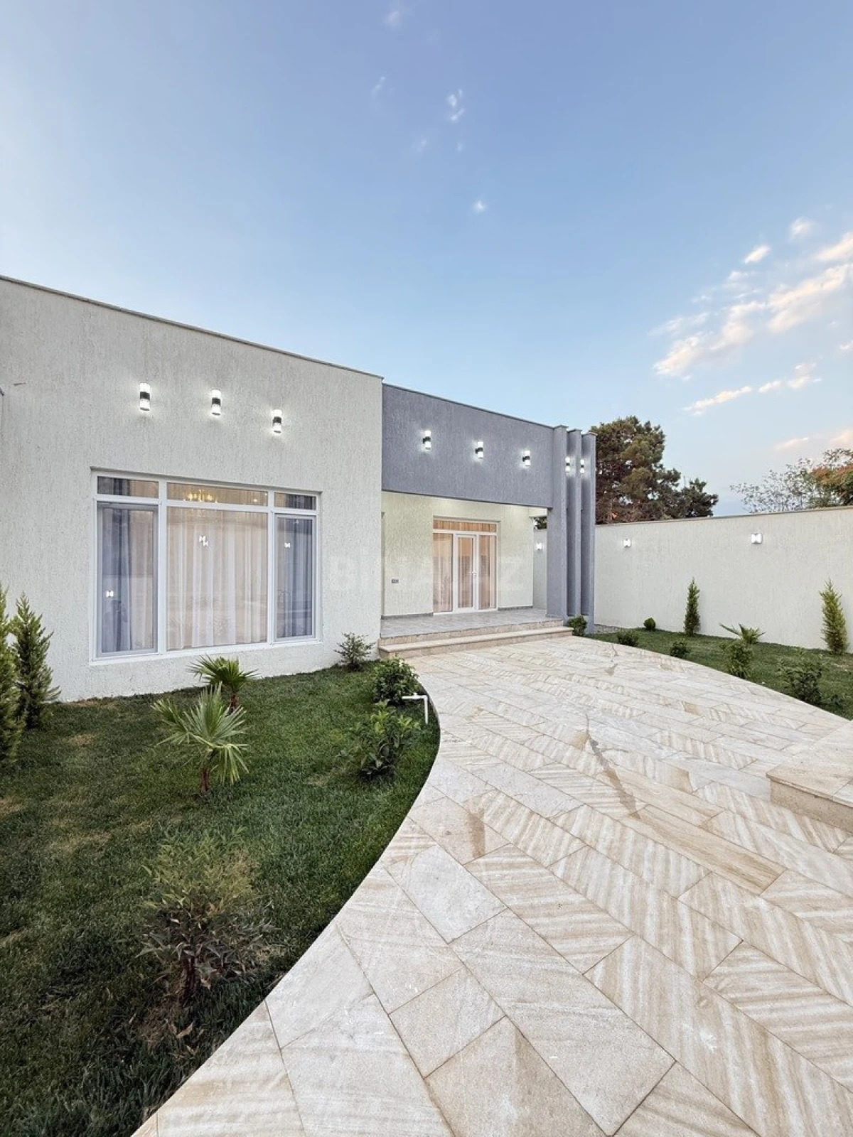 Satılır 4 otaqlı həyət evi 140 m²