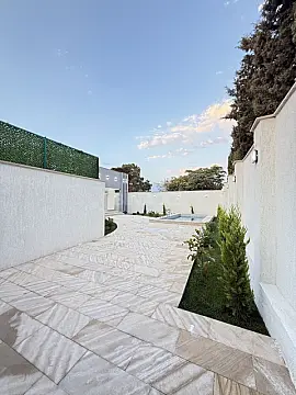 Satılır 4 otaqlı həyət evi 140 m²