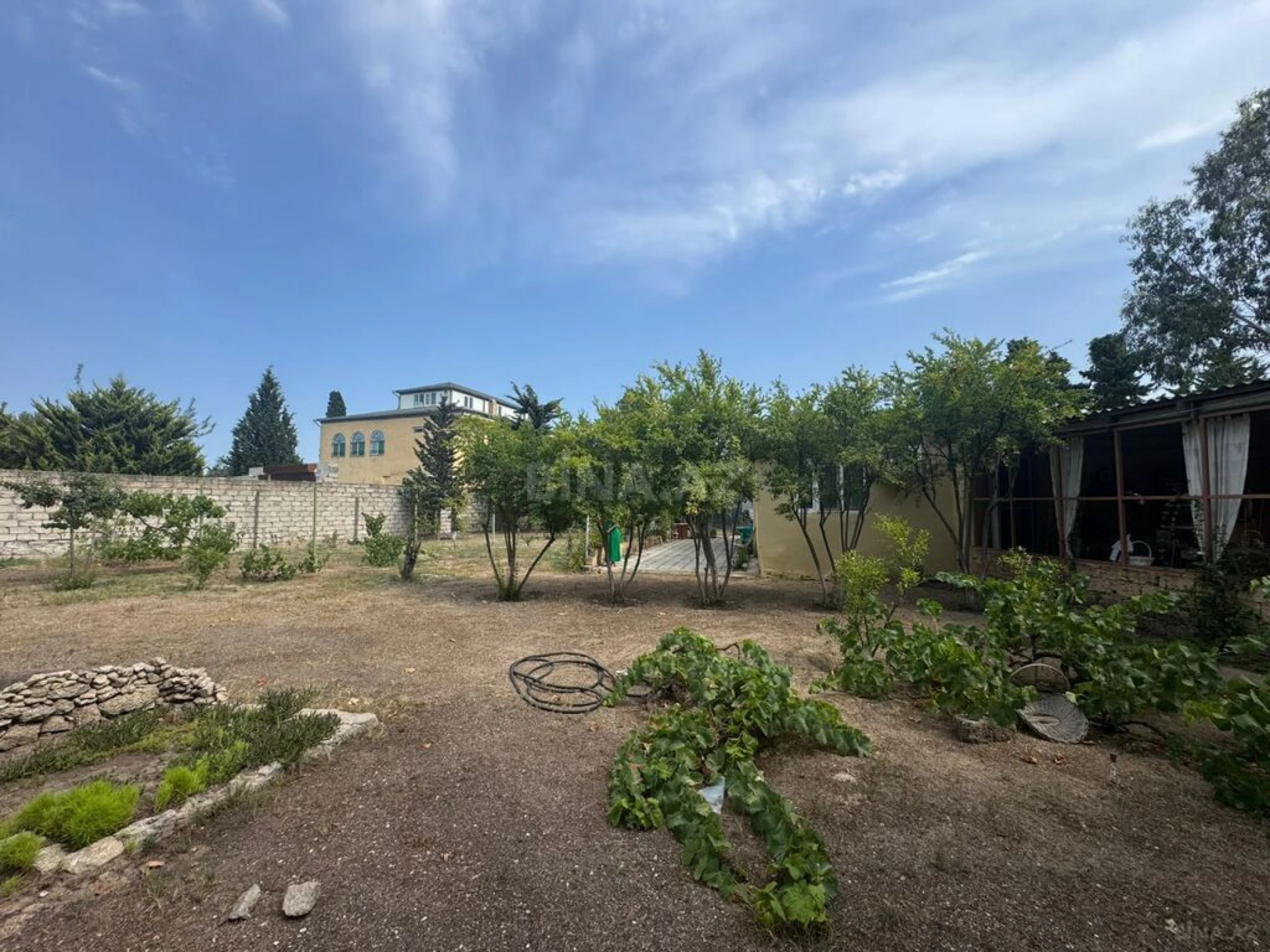 Satılır torpaq sahəsi 10 m²