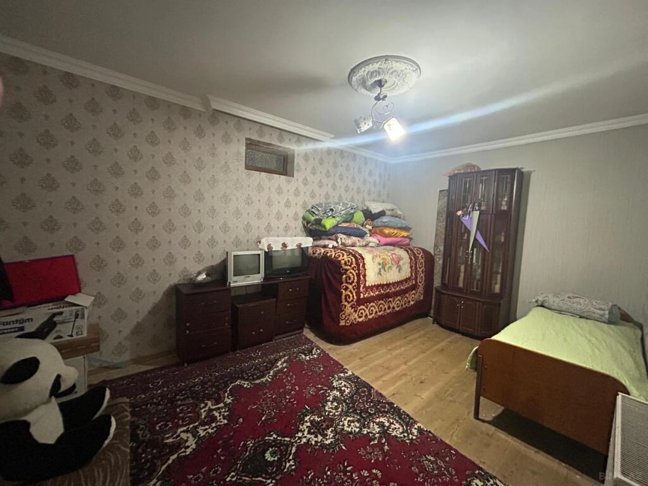 Satılır 8 otaqlı həyət evi 216 m²