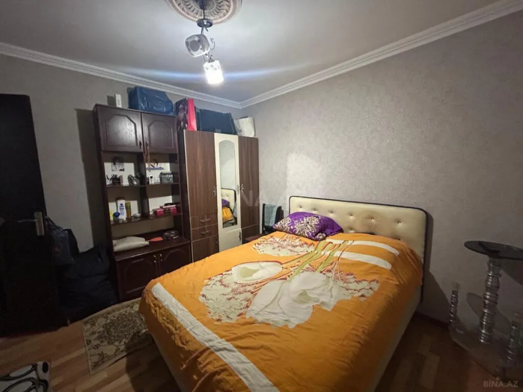 Satılır 8 otaqlı həyət evi 216 m²