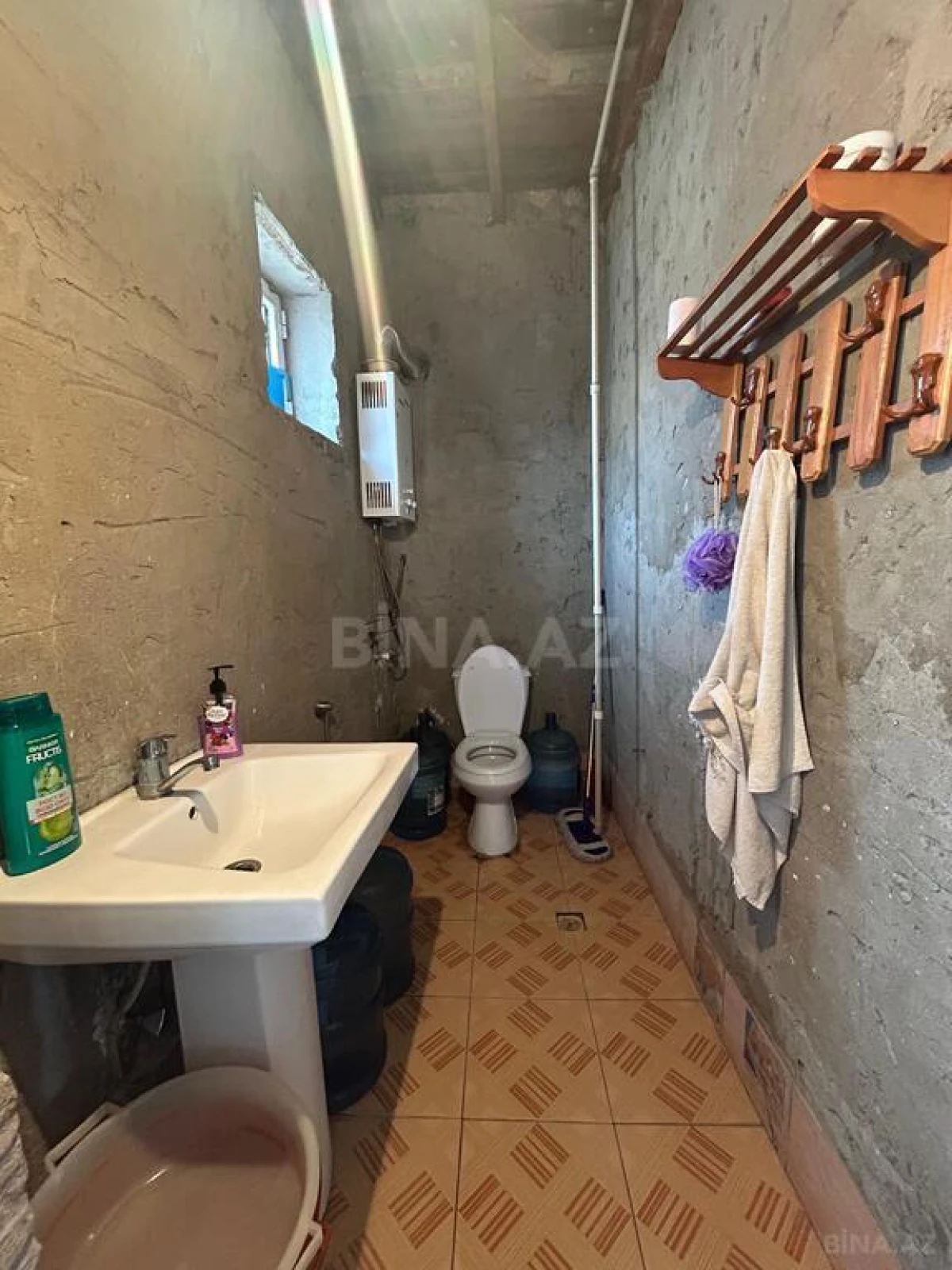 Satılır 8 otaqlı həyət evi 216 m²