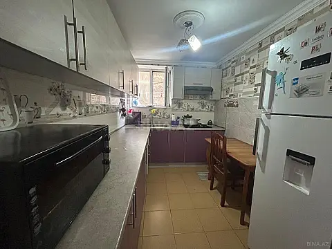 Satılır 8 otaqlı həyət evi 216 m²