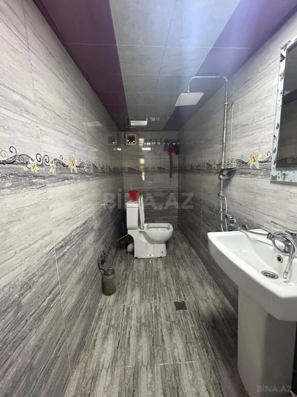 Satılır 8 otaqlı həyət evi 216 m²