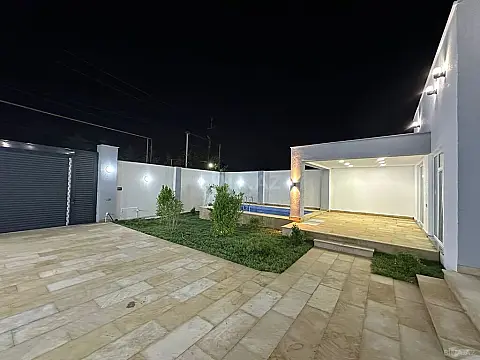 Satılır 4 otaqlı həyət evi 160 m²