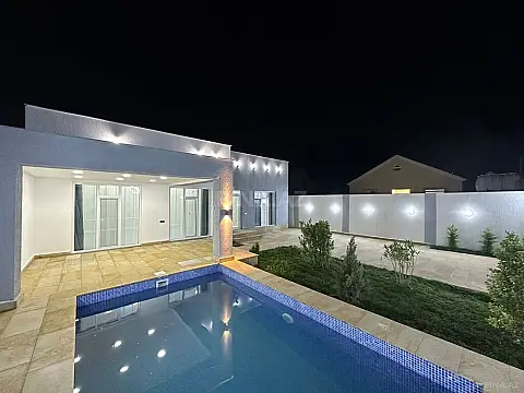 Satılır 4 otaqlı həyət evi 160 m²