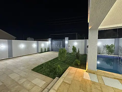 Satılır 4 otaqlı həyət evi 160 m²