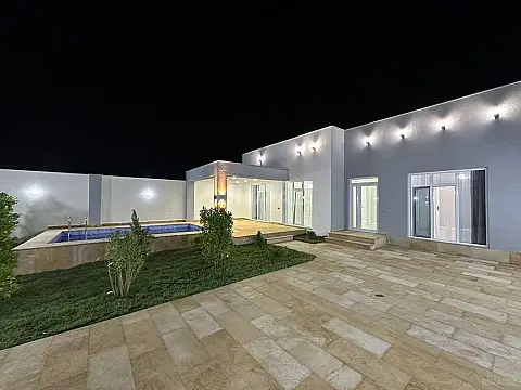 Satılır 4 otaqlı həyət evi 160 m²