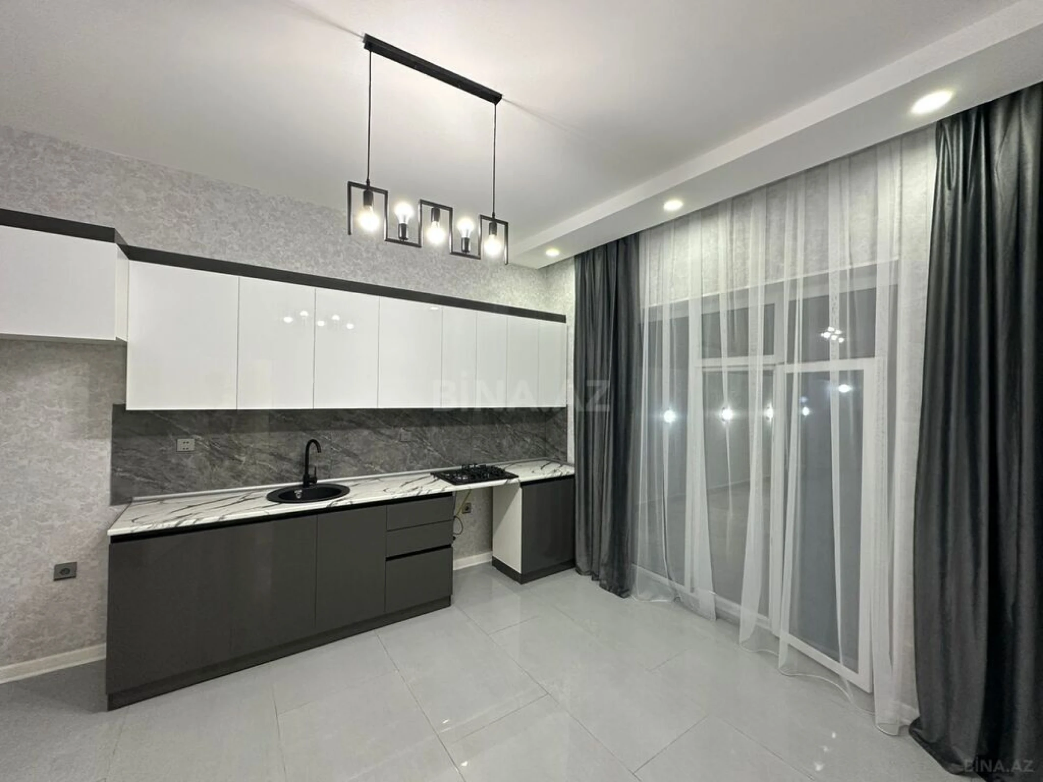 Satılır 4 otaqlı həyət evi 160 m²