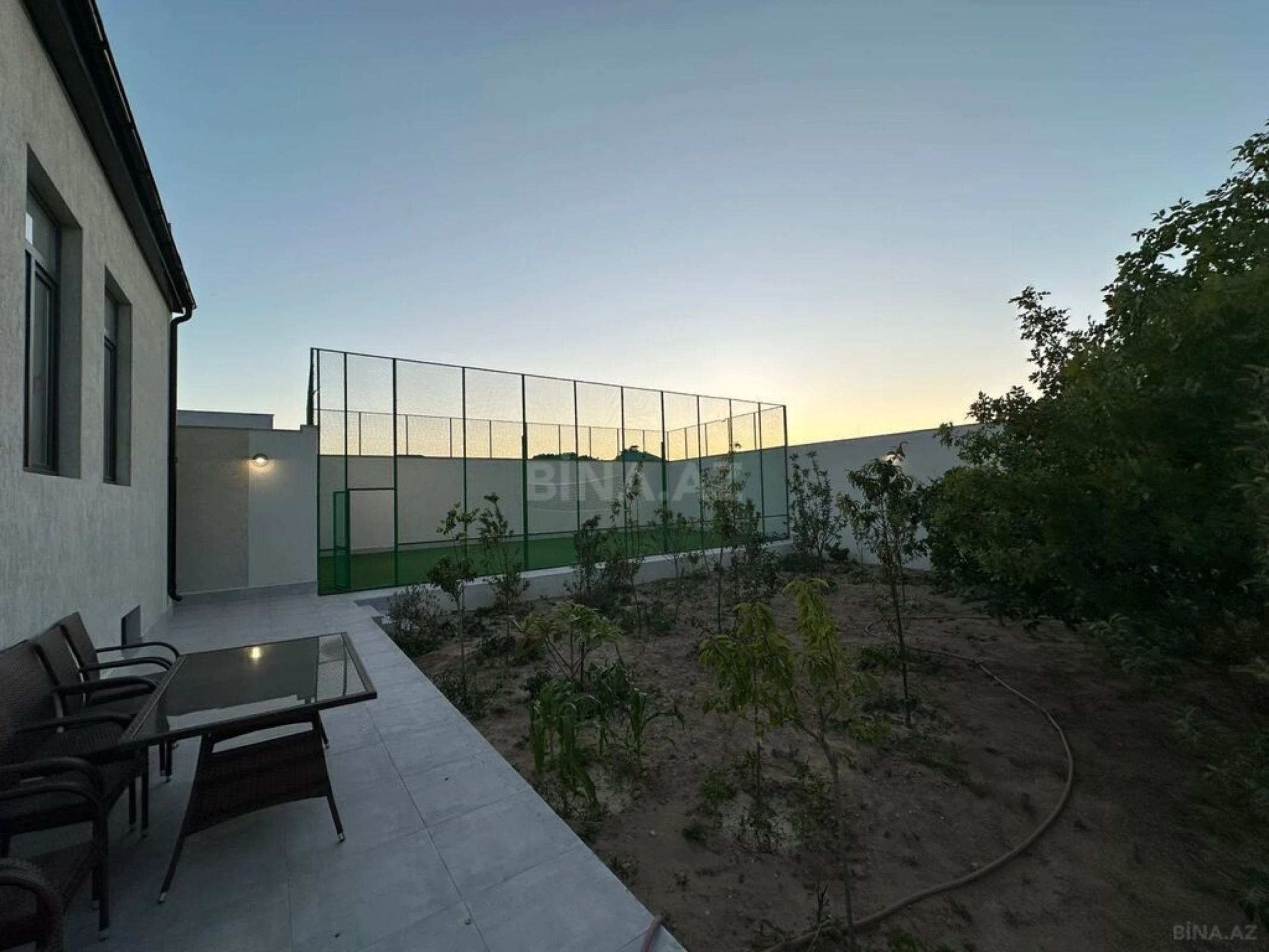 Satılır 4 otaqlı həyət evi 330 m²