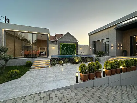 Satılır 4 otaqlı həyət evi 330 m²