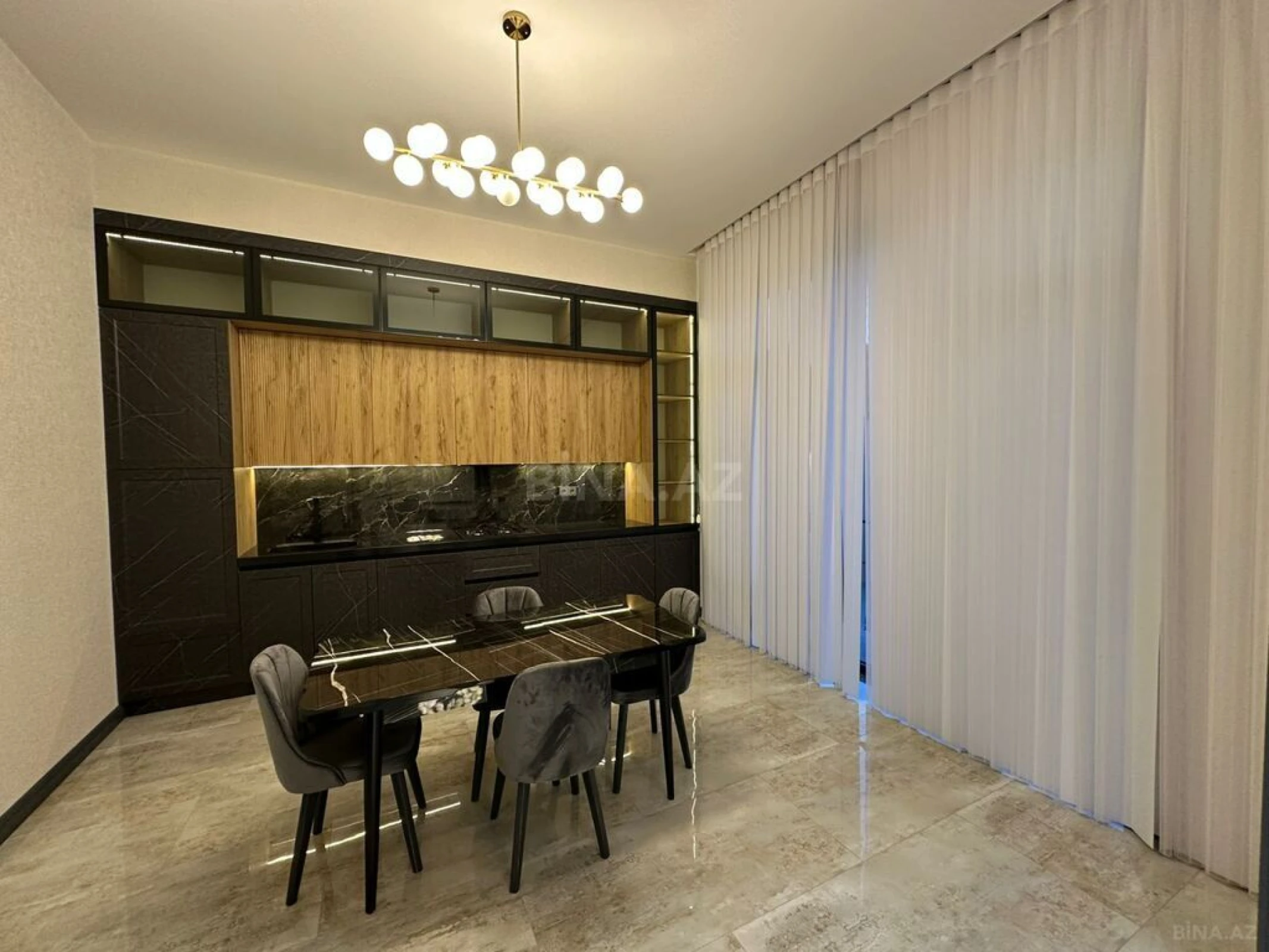 Satılır 4 otaqlı həyət evi 330 m²