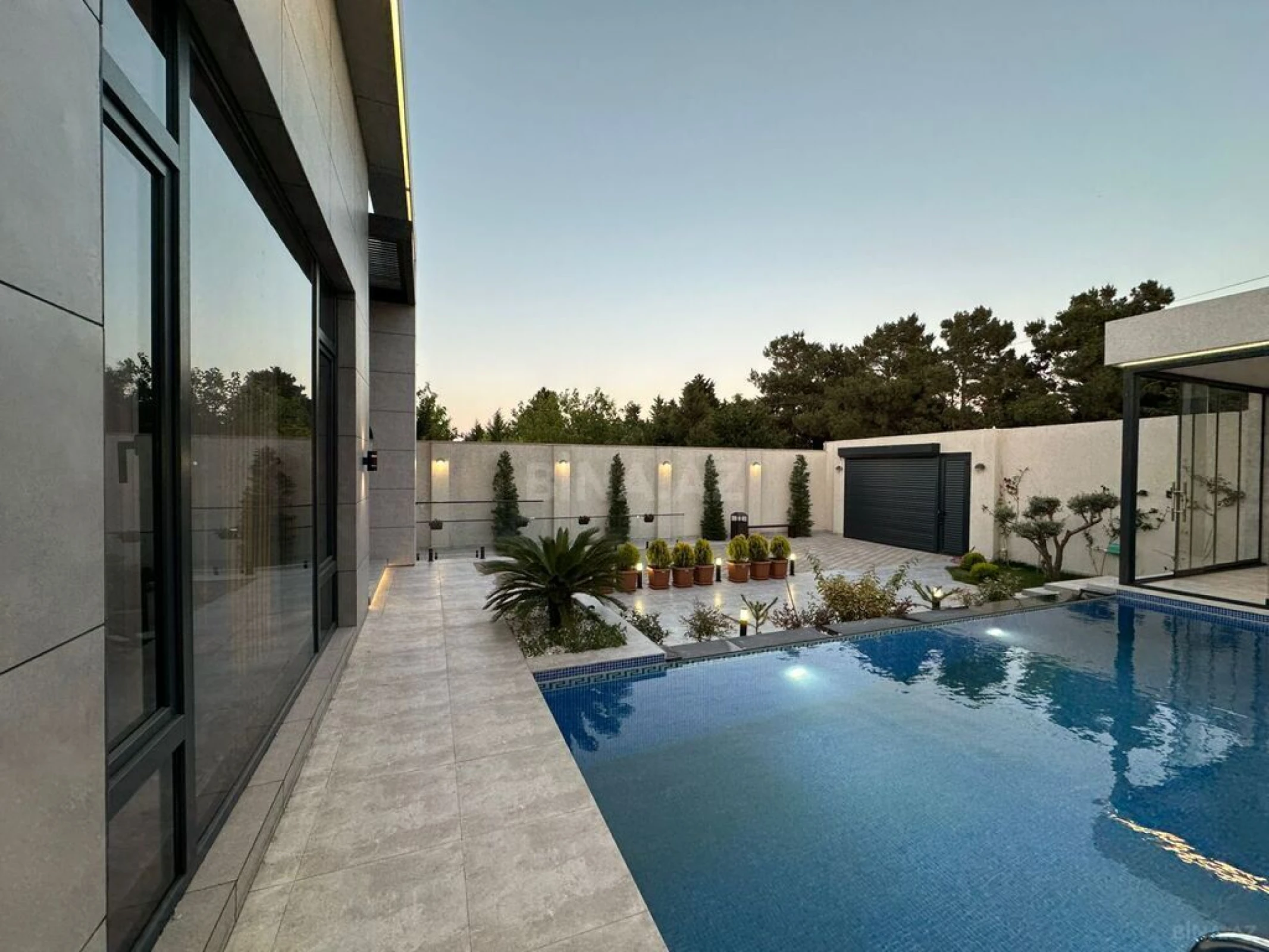 Satılır 4 otaqlı həyət evi 330 m²