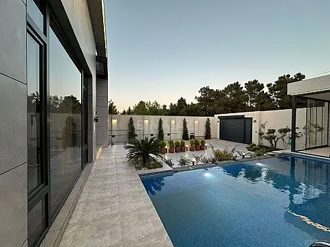 Satılır 4 otaqlı həyət evi 330 m²