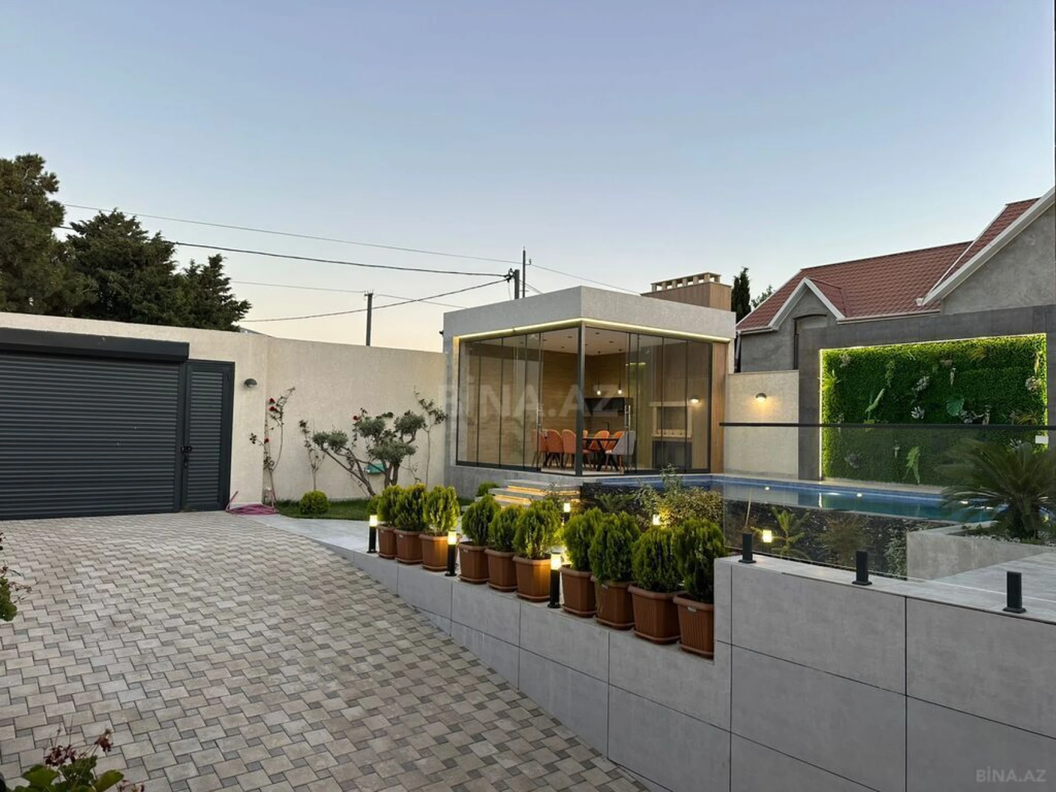 Satılır 4 otaqlı həyət evi 330 m²