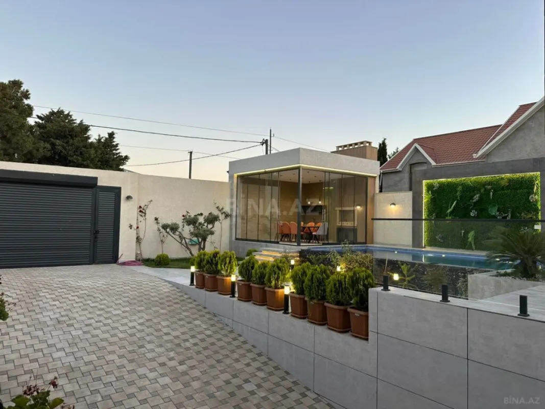 Satılır 4 otaqlı həyət evi 330 m²