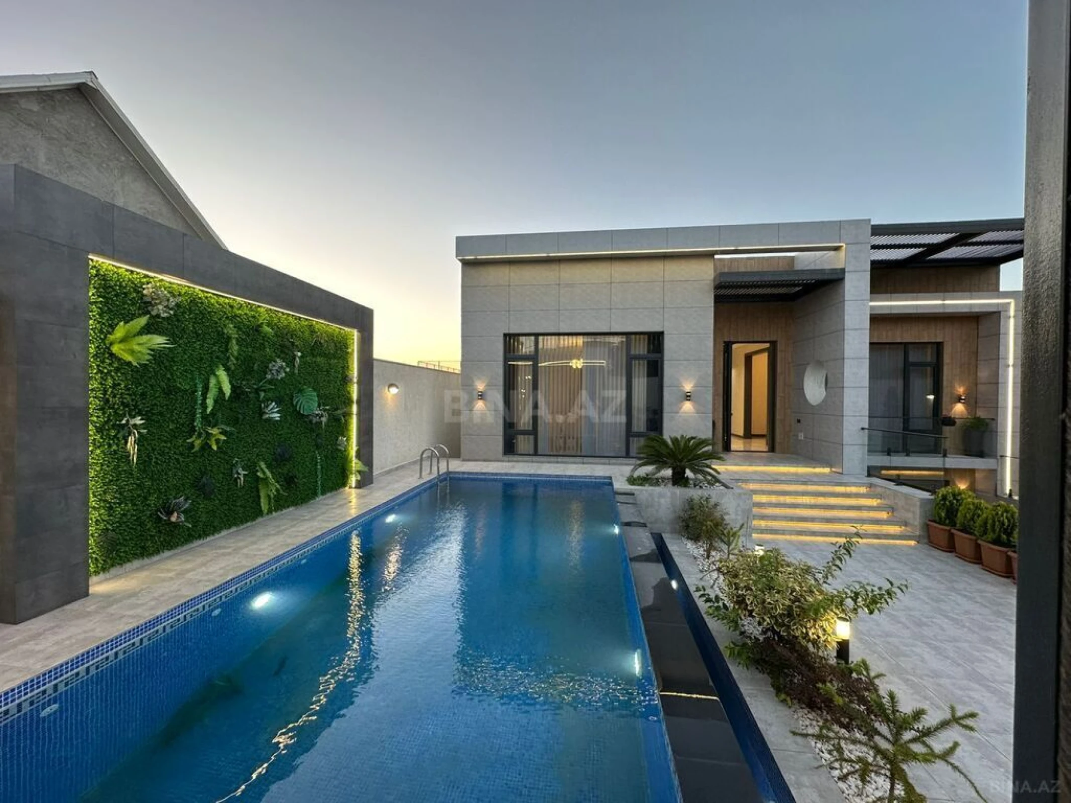 Satılır 4 otaqlı həyət evi 330 m²