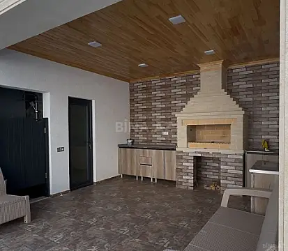 Satılır 5 otaqlı həyət evi 270 m²