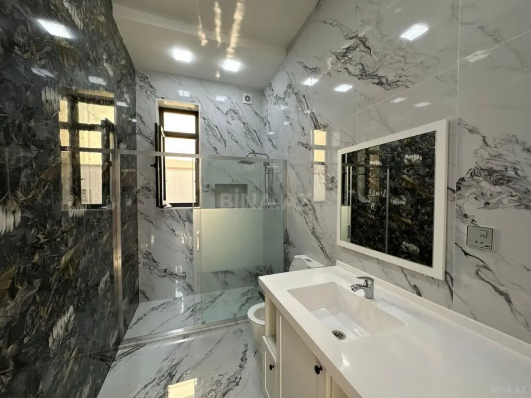 Satılır 5 otaqlı həyət evi 270 m²