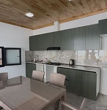 Satılır 5 otaqlı həyət evi 270 m²
