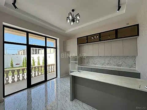 Satılır 5 otaqlı həyət evi 270 m²
