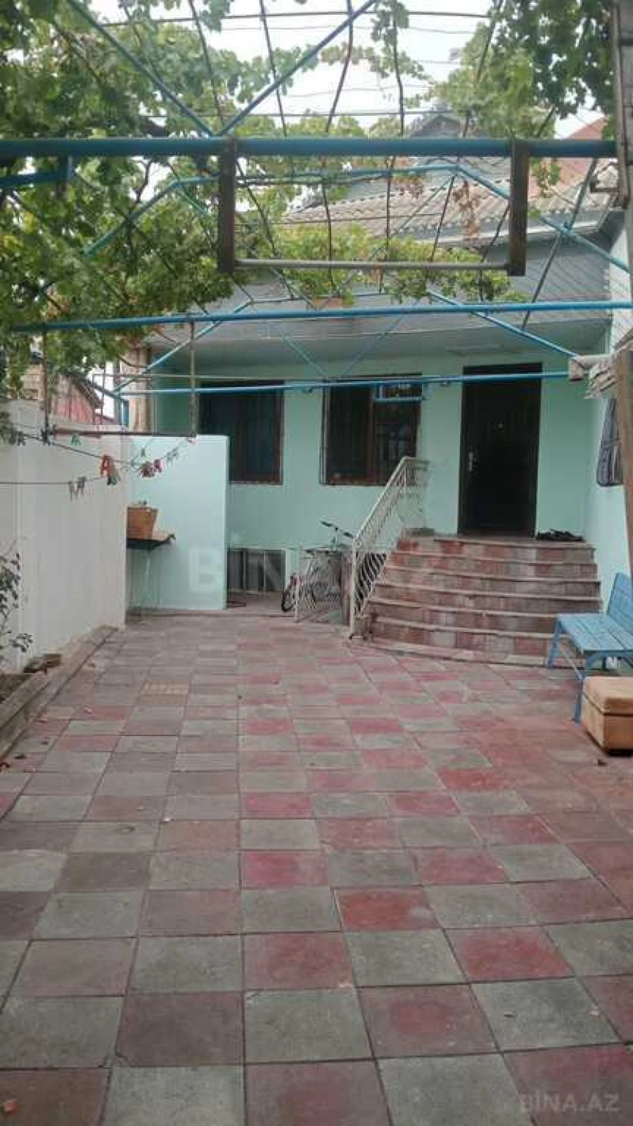 Satılır 5 otaqlı həyət evi 300 m²