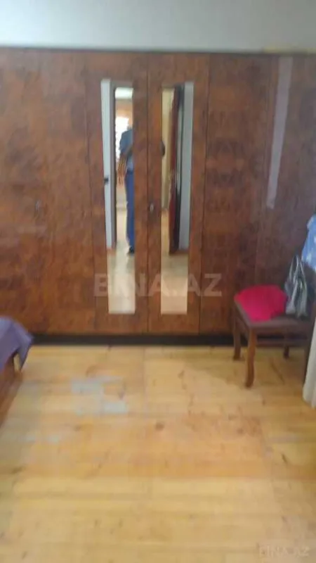 Satılır 5 otaqlı həyət evi 300 m²