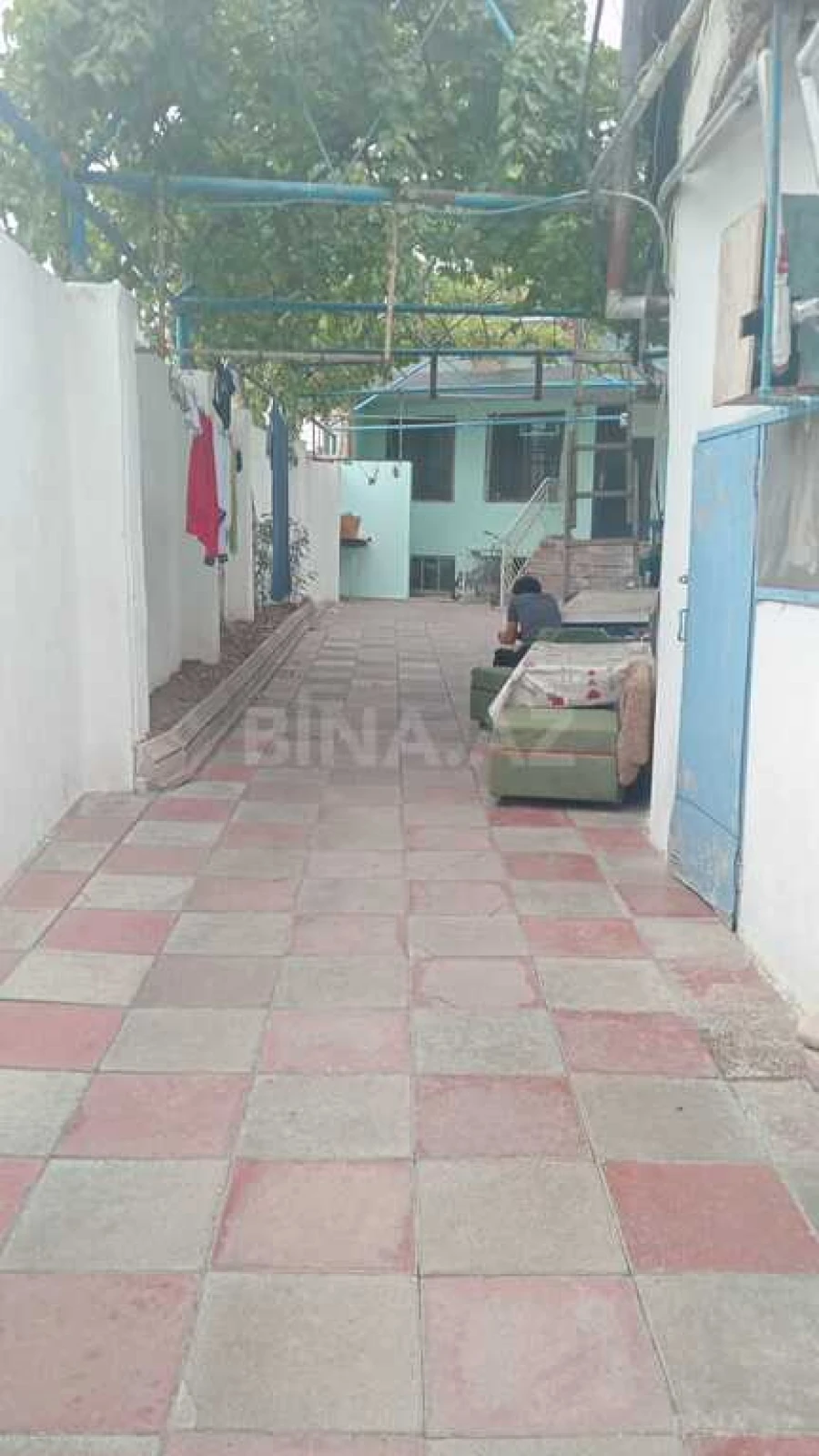 Satılır 5 otaqlı həyət evi 300 m²