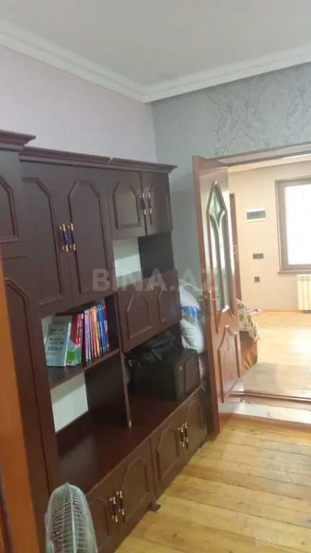Satılır 5 otaqlı həyət evi 300 m²