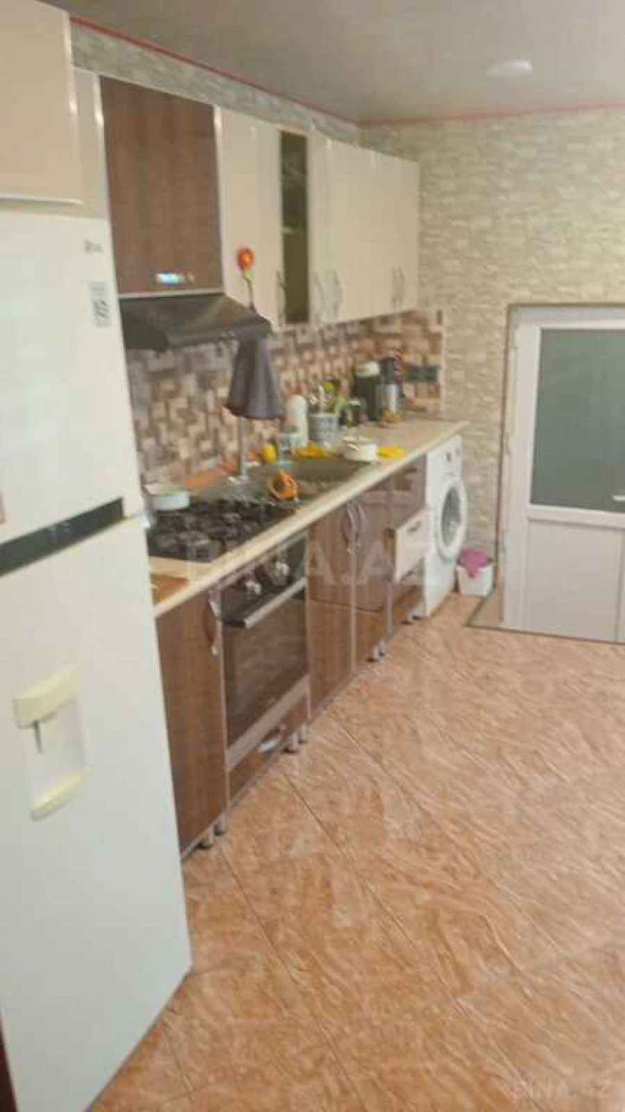 Satılır 5 otaqlı həyət evi 300 m²