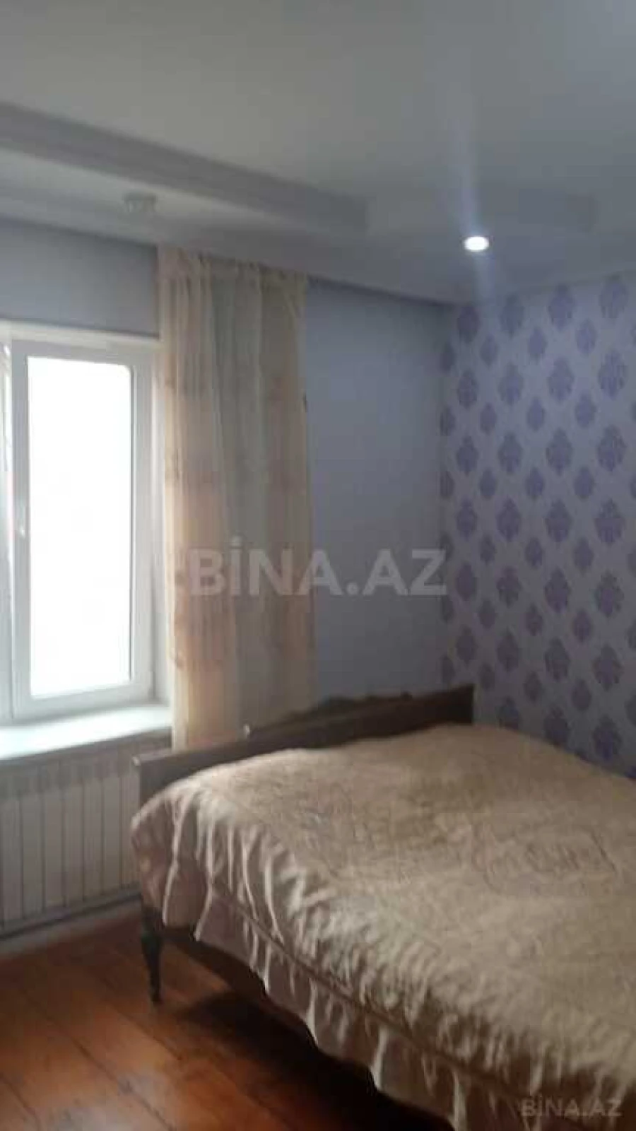 Satılır 5 otaqlı həyət evi 300 m²