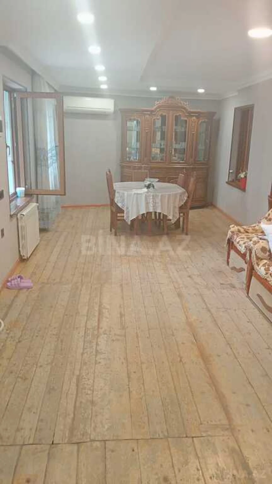 Satılır 5 otaqlı həyət evi 300 m²