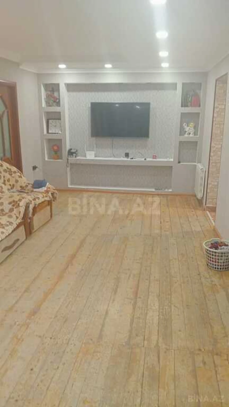 Satılır 5 otaqlı həyət evi 300 m²