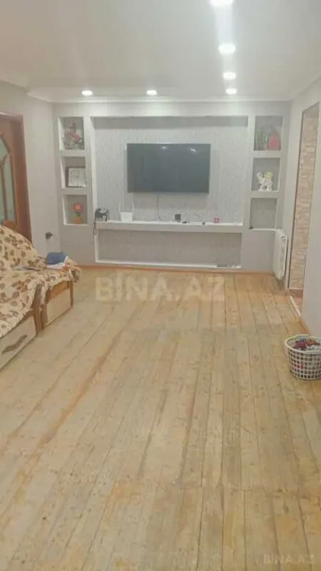 Satılır 5 otaqlı həyət evi 300 m²