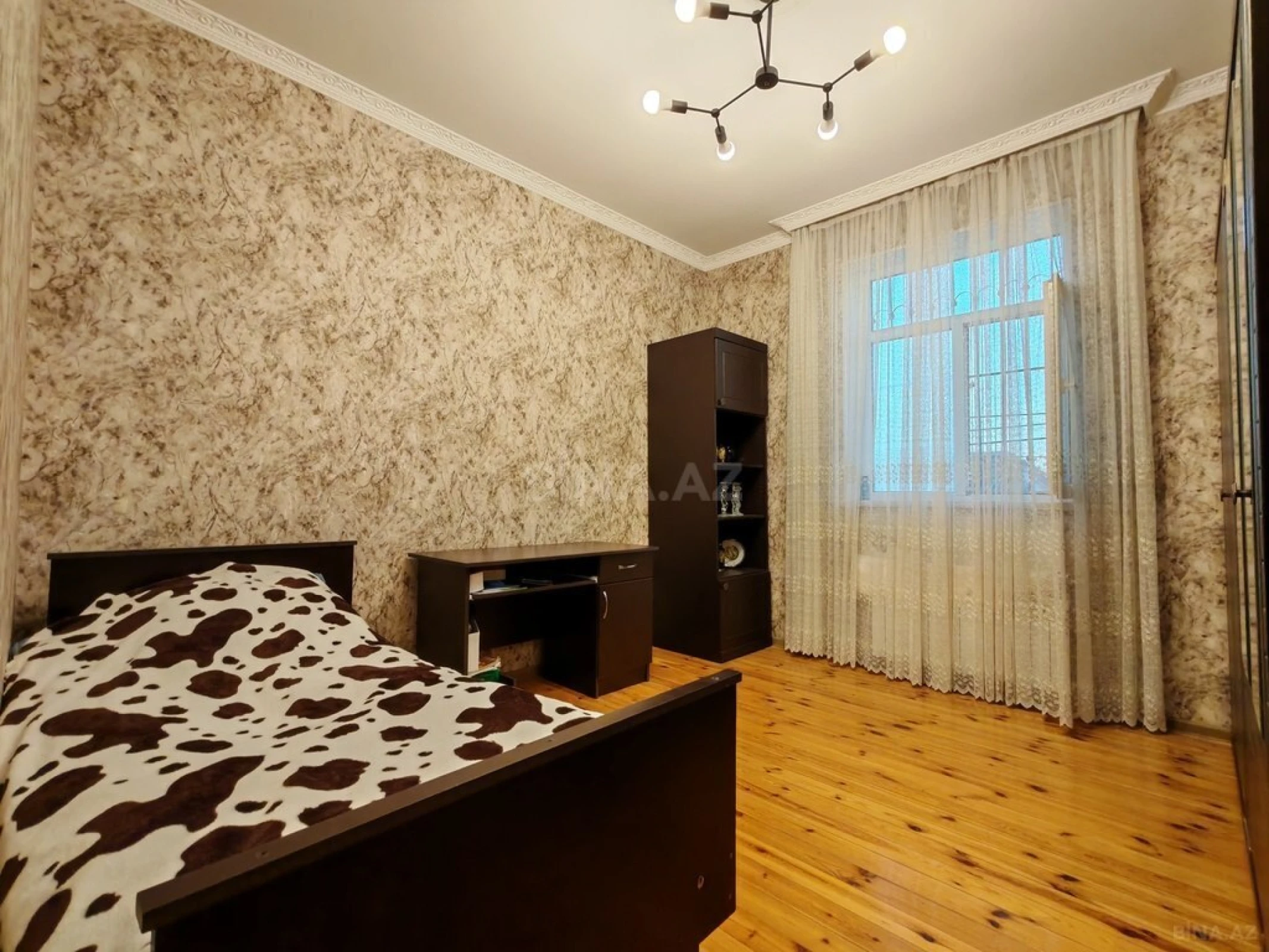 Satılır 7 otaqlı həyət evi 200 m²