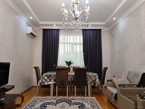 Satılır 7 otaqlı həyət evi 200 m²