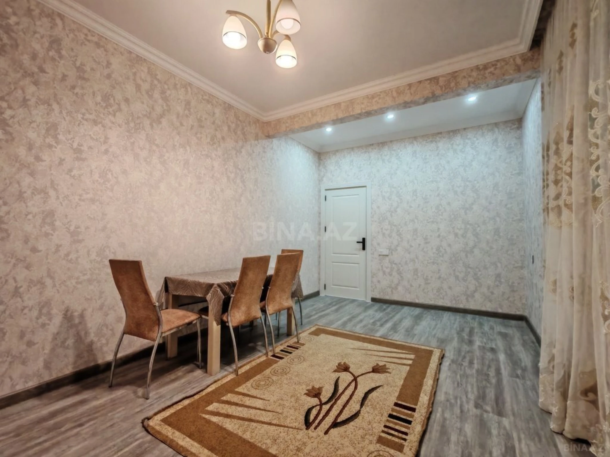 Satılır 7 otaqlı həyət evi 200 m²