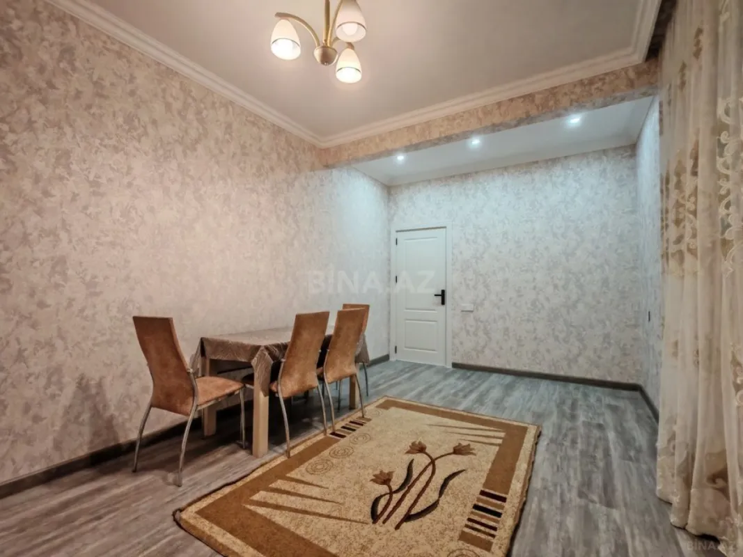 Satılır 7 otaqlı həyət evi 200 m²