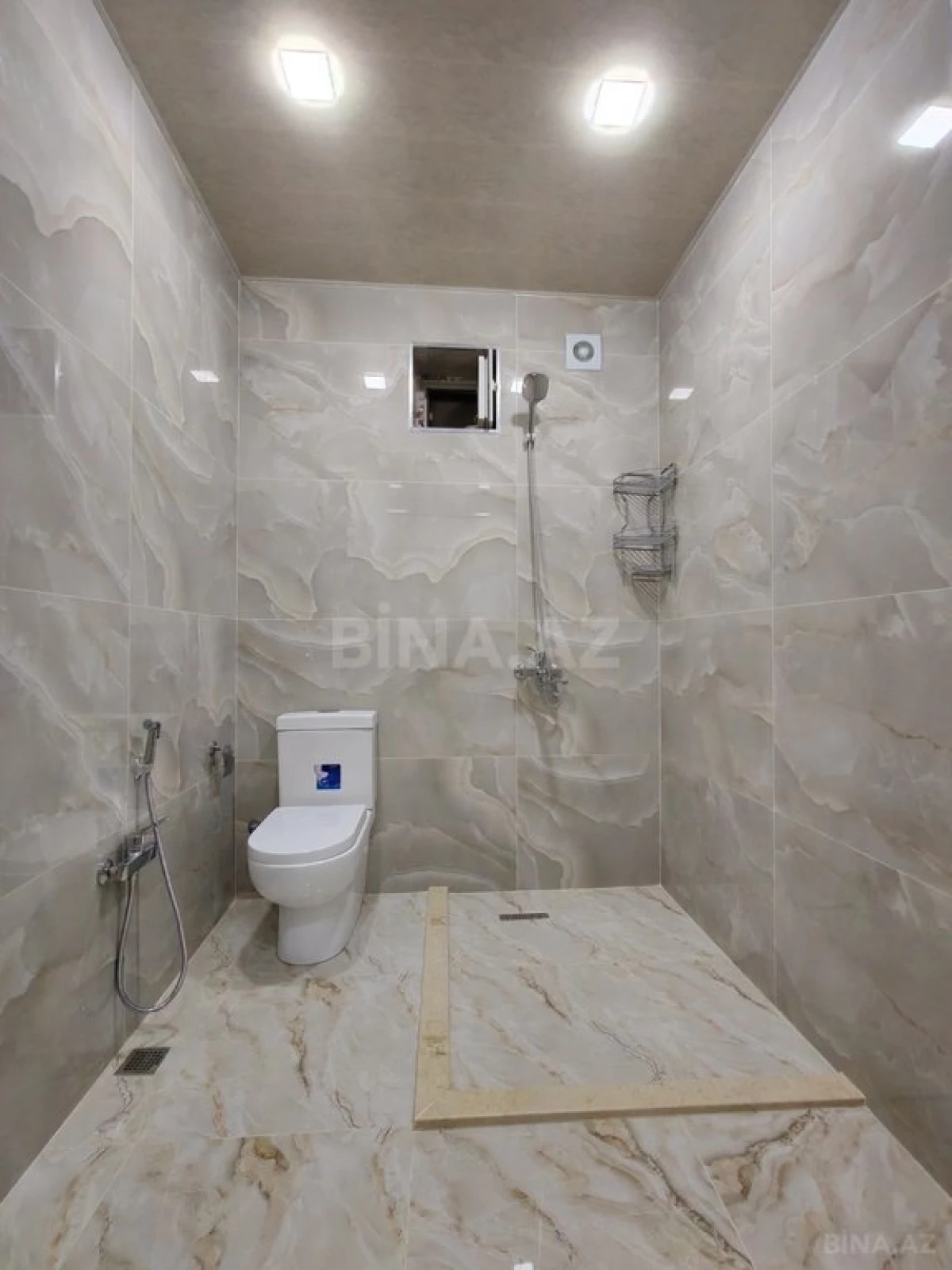 Satılır 7 otaqlı həyət evi 200 m²