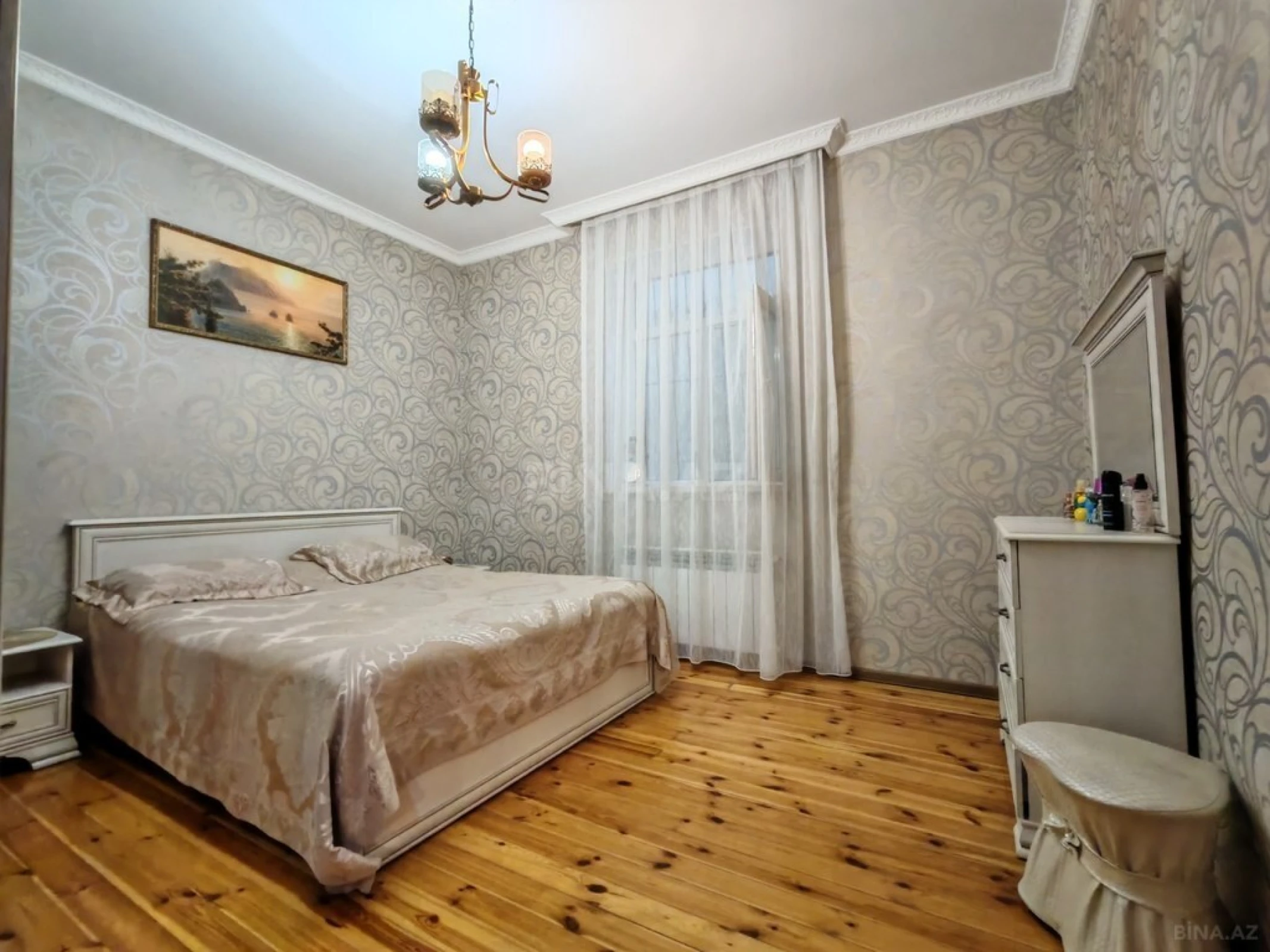 Satılır 7 otaqlı həyət evi 200 m²