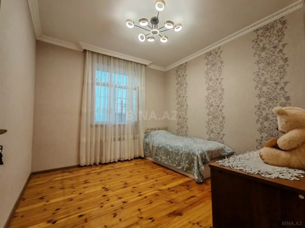 Satılır 7 otaqlı həyət evi 200 m²