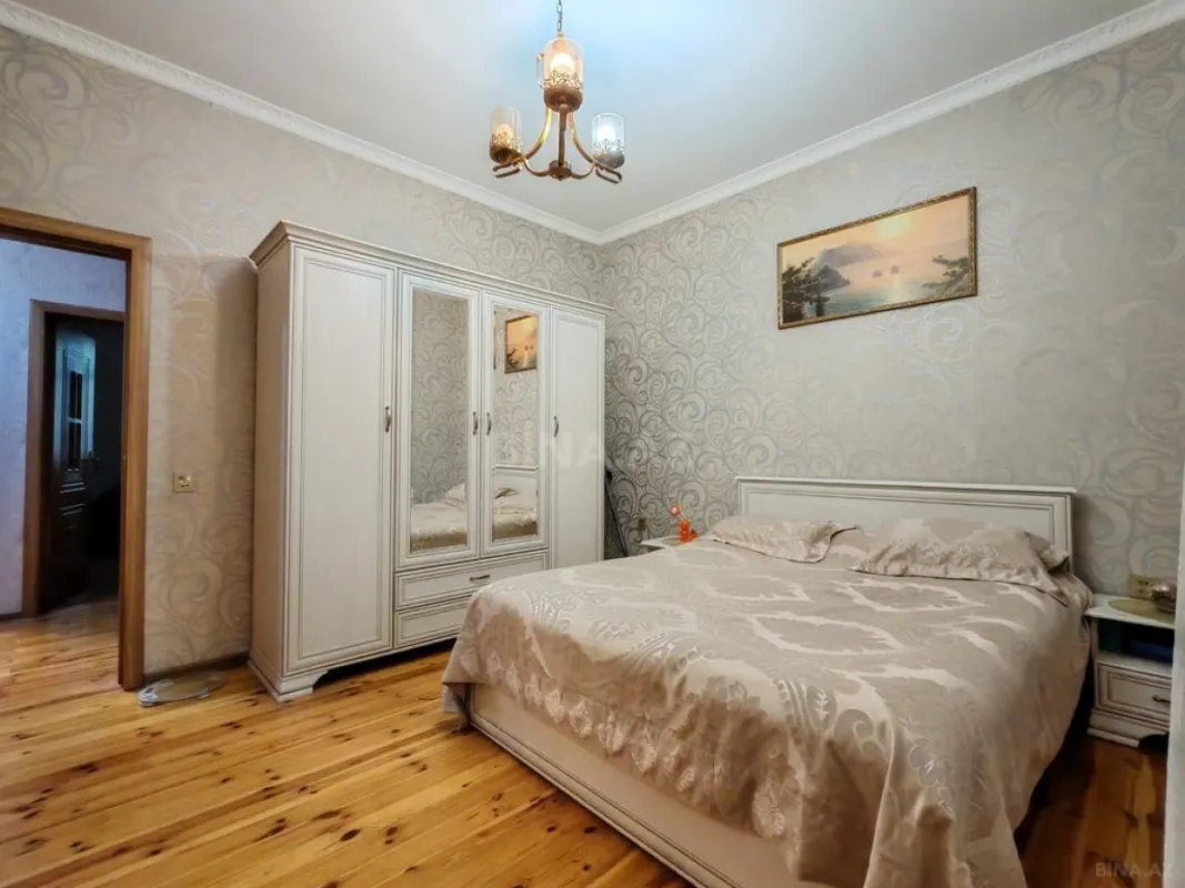 Satılır 7 otaqlı həyət evi 200 m²