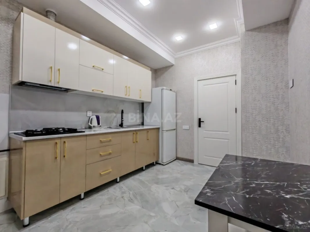 Satılır 7 otaqlı həyət evi 200 m²