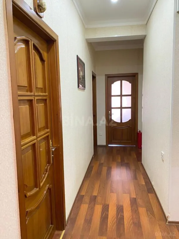 Satılır 3 otaqlı mənzil 118 m²