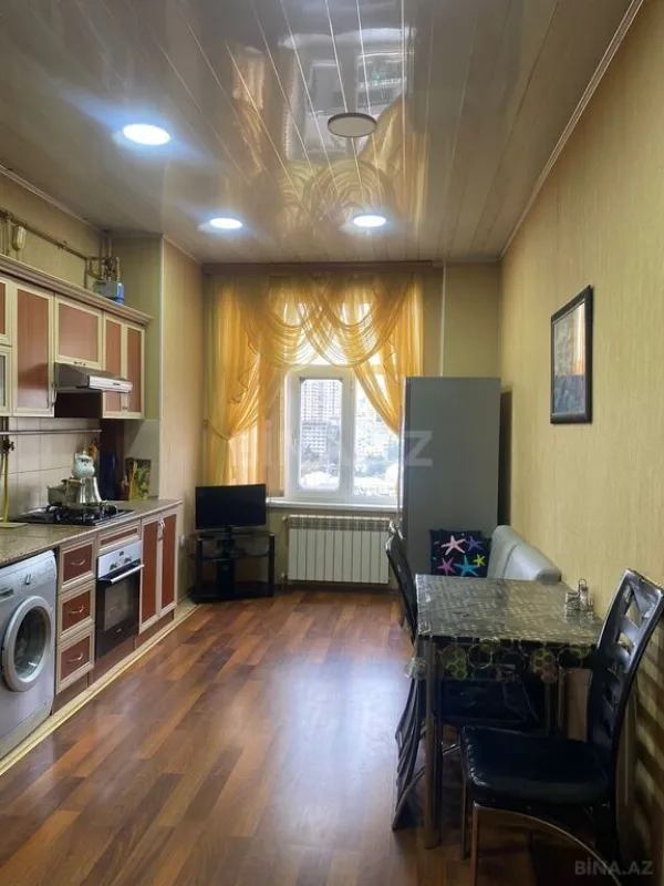 Satılır 3 otaqlı mənzil 118 m²