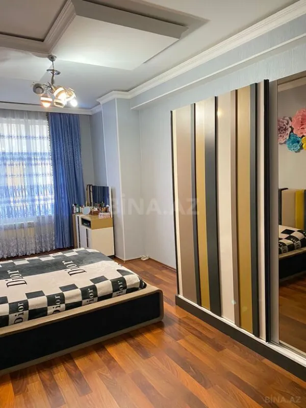Satılır 3 otaqlı mənzil 118 m²