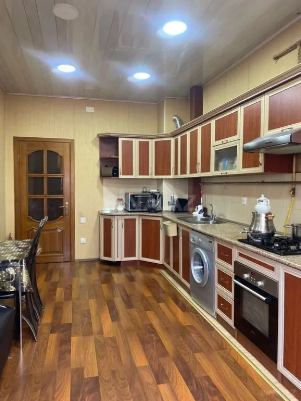 Satılır 3 otaqlı mənzil 118 m²