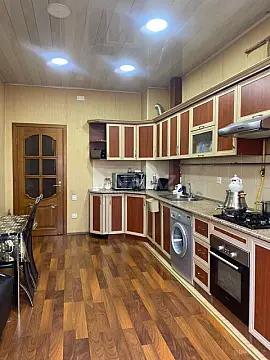 Satılır 3 otaqlı mənzil 118 m²